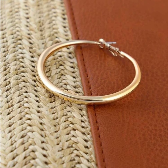 New Round Gold Hoop Earrings - Picture 2 of 3